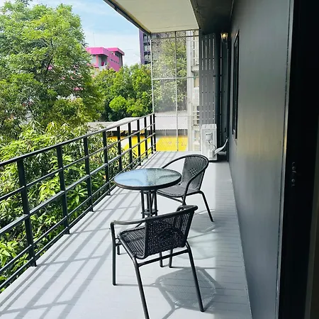 New Ekamai Thonglor Luxury Home Near 711, Bts, Mall Bangkok Exterior foto