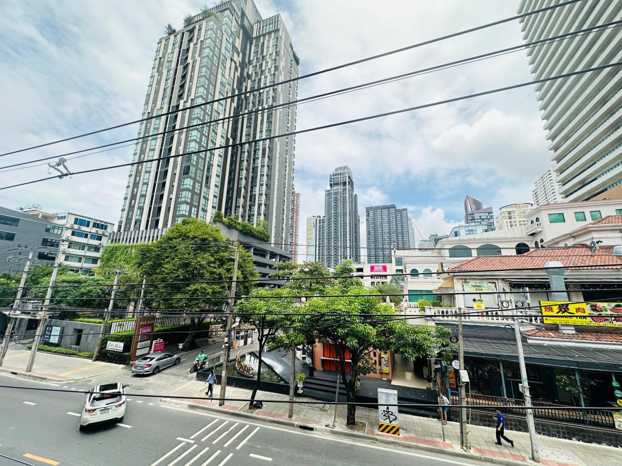 New Ekamai Thonglor Luxury Near 711, Bts, Mall Appartamento